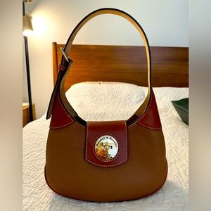 Dooney & Bourke Pebble Turnlock Hobo caramel like new